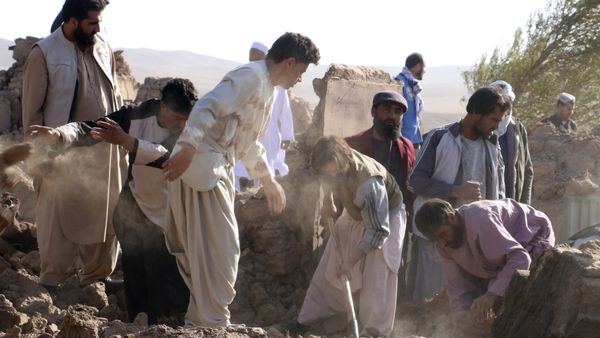 Afghan Earthquakes Death Toll Rises To 2,445 As Men Dig Through Rubble To Rescue Victims