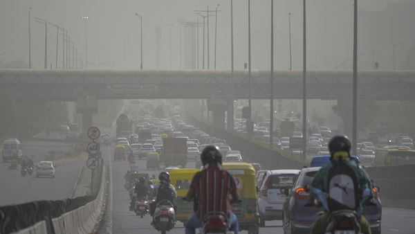 Air Quality In Delhi Dips To 'Poor' Category, AQI Above 250 In Some Parts