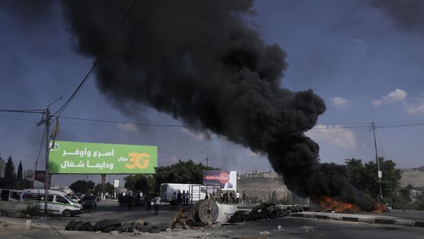 Gaza Strip: 100,000s Flee Homes As Israel Warns Of Ground Invasion