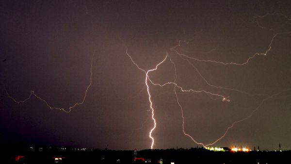 35-Year-Old Kerala Woman Struck By Lightning While Breastfeeding Baby, Suffers Hearing Loss