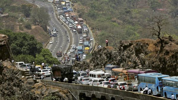 Plan Your Commute! MSRDC To Implement Hourly Roadblocks on Mumbai-Pune Expressway