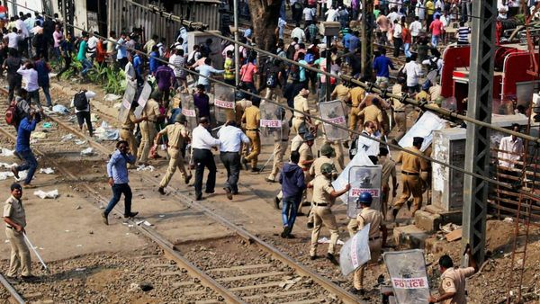 Extended Midnight Traffic Block on Central Railway's Harbour Line Disrupts Services