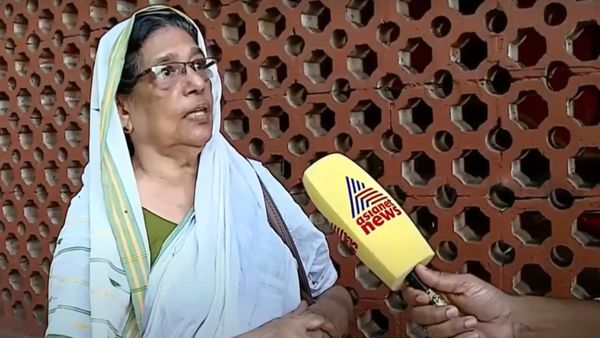 Kerala Activist Zuhara Removes Headscarf In Protest Against Controversial Comment By Samastha Leader