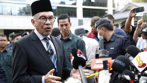 Malaysia To Allow Visa-Free Entry To Chinese, Indian Citizens