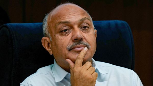 Centre Vs Delhi Govt: SC Refuses To Interfere In Delhi Chief Secretary Naresh Kumar's Extension Move