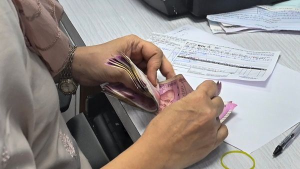 Ahead Of Elections, SBI Sells Rs 1,148 Crore In Bonds; Most Sold In Hyderabad