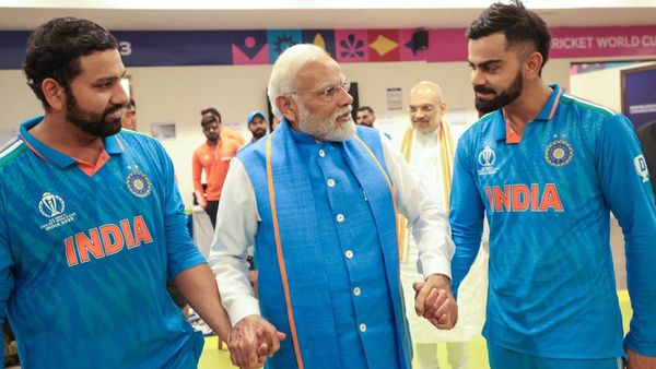 How PM Modi Consoled Rohit Sharma, Kohli & Indian Team After WC Defeat? See Viral Photos