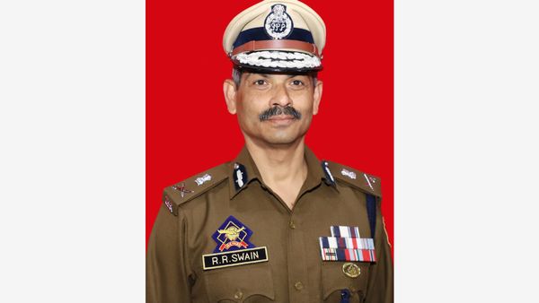 DGP J&K Sanctions Welfare Loan/Relief, Financial Assistance Of Over Rs 1.66 Crore For Police Personnel