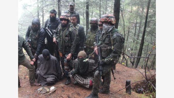Handwara Police Busts LeT Module, Two Terrorist associates Arrested, Arms Recovered