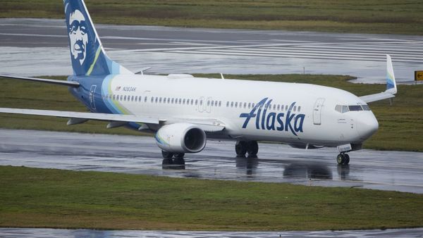 Alaska Airlines Discovers Loose Bolts In Boeing Jets During Routine Maintenance