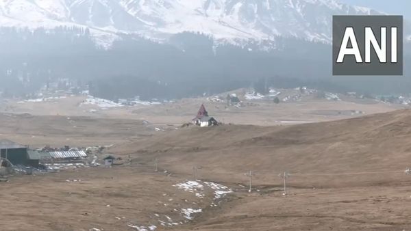 Lowest Snowfall In Seven Years; What Is Taking A Toll On Gulmarg