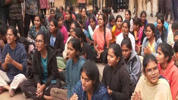 Protests At Hyderabad's Osmania University Girls Hostel: Students Confronted by Intruders In Bathroom