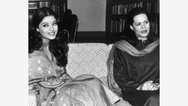 Amidst Controversy Around Rahul's Comments, Aishwarya Rai's Pic With Sonia Gandhi Goes Viral