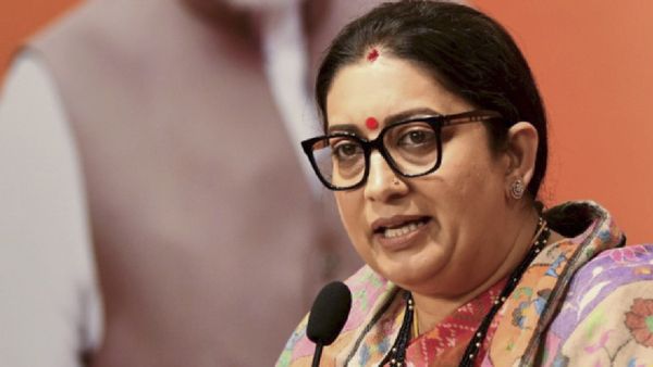Smriti Irani Visits Amethi, Gives Stern Directive To Official: 'Aadhe Ghante, Warna' | Watch Video