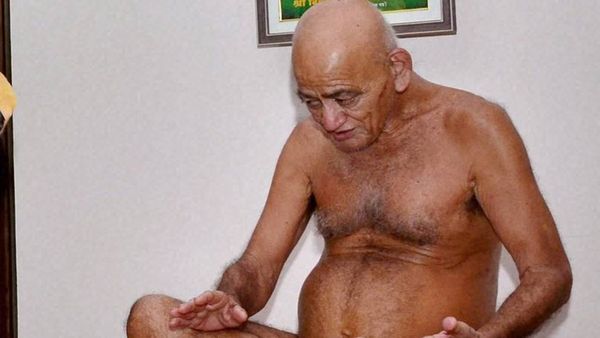 Acharya Vidyasagar Maharaj Passes Away; PM Modi Condoles His Death