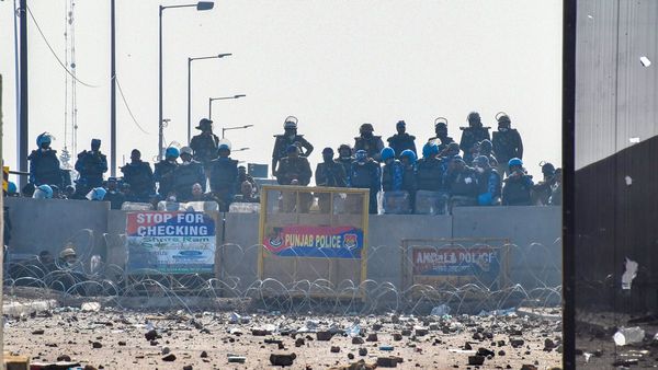 Singhu, Tikri Borders Continue To Be Sealed As Farmers' Protest Intensifies On Day 3