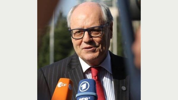 Euro Zone Economy Faces Risks Without Interest Rate Cuts: ECB Member Warns