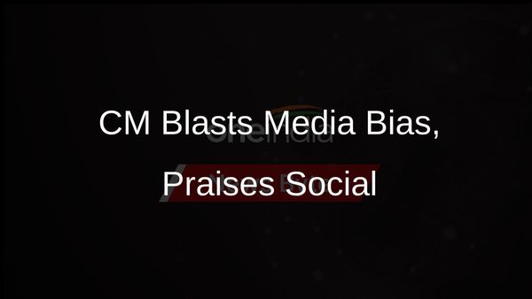 Kerala Chief Minister Accuses Mainstream Media of Bias, Lauds Social Media