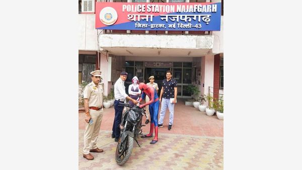 Delhi: 'Spiderman Couple' Nabbed By Police Over Viral 'Titanic Pose' Bike Stunt | Watch