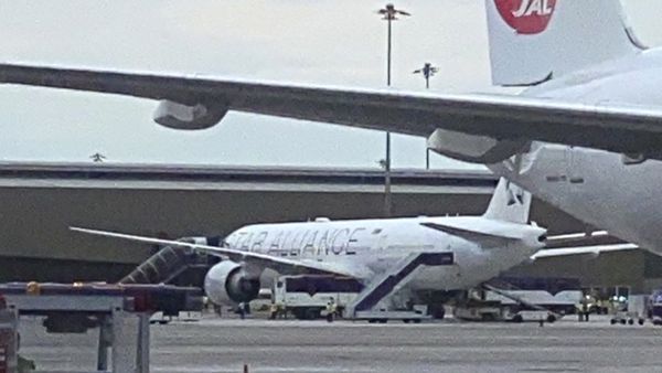 Singapore Flight Horrors: Several Passengers Suffer Spinal Injuries - Here's Why