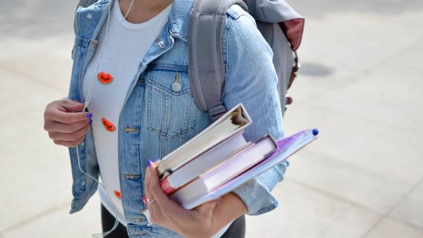 Study Abroad Essentials: 5 Must-Know Tips For Applying To UK Universities