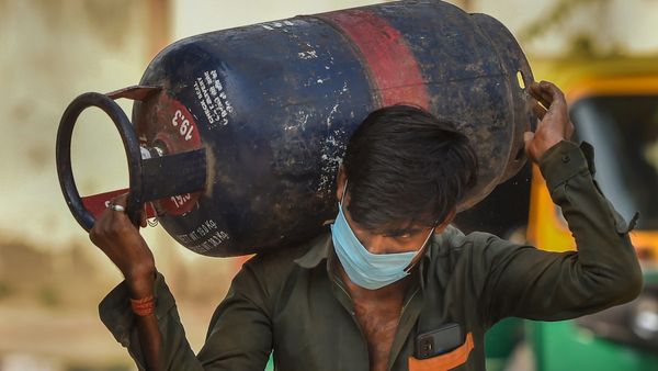 Commercial LPG Cylinder Prices Slashed By Rs 69.50: New Rates Announced