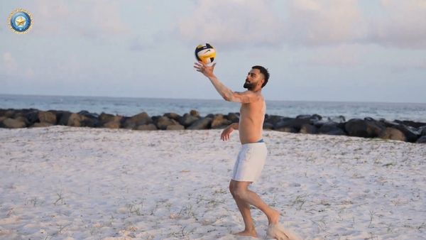 T20 World Cup: Team India Plays Beach-Volley Ahead Of Super 8 Contest; Virat Kohli All In Smile