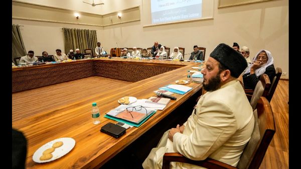 AIMPLB Seeks Withdrawal of Order on Madrassa Students in Meeting with UP CM