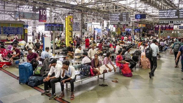 Good News, Mumbaikars! CSMT’s Platform Extension Project Accelerated: New Deadline Announced