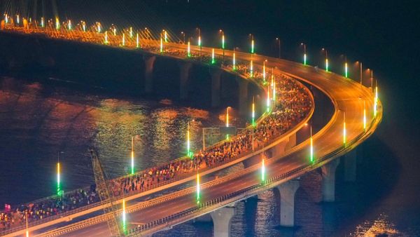 Goodbye Traffic Jams: Bandra-Worli Sea Bridge Link Toll System Set For High-Tech Upgrade