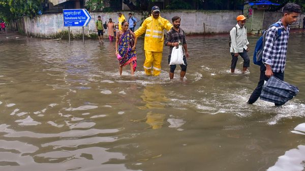 Empowering Mumbaikars: IIT-B's Mumbai Flood App Delivers Instant Flood Alert