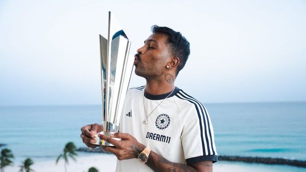 From Boos To Cheers: Hardik Pandya Returns To Mumbai As India's T20 World Cup Hero