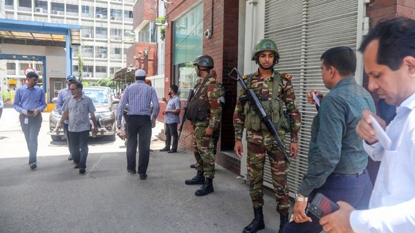 Indian Visa Services In Bangladesh Suspended Amidst Ongoing Unrest