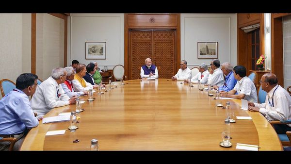 Govt Employees Praise Cabinet's Decision on Assured Pension Scheme