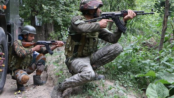 Jammu and Kashmir: 2 Soldiers Martyred In Encounter With Terrorists In Anantnag District