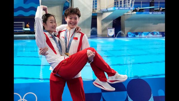 Perseverance Rover's New Challenge: Climbing Mars' Jezero Crater Rim