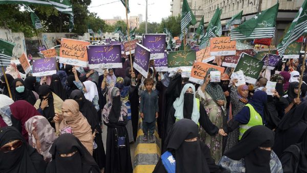 Pakistan Crisis | 74% Of Urban Pakistanis Struggling Financially: Sharp Increase From Last Year, Study Reveals