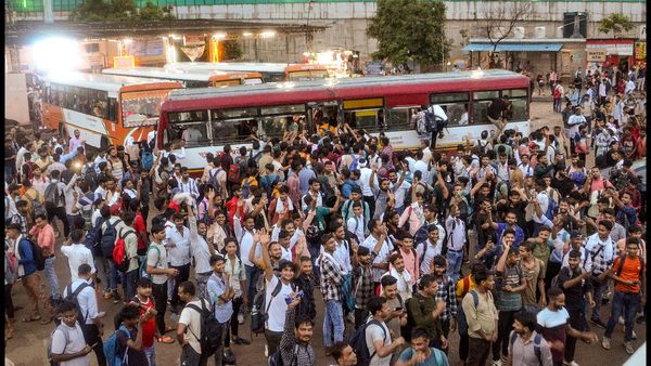 450K Appear for UP Police Constable Exam with Unprecedented Security