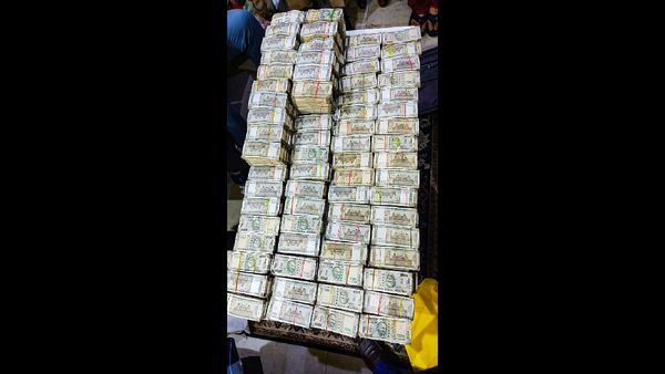 Tamil Nadu Police Investigates R Vaithilingam in Rs 27.90 Crore Bribery Case Linked to AIADMK Regime