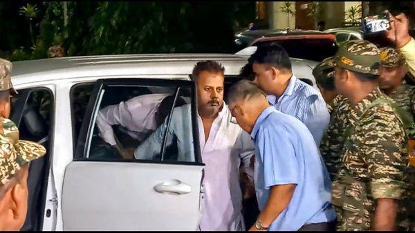 CBI Interrogates Senior Doctor in Connection with RG Kar Hospital Case