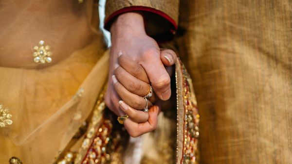 Oops! Forgot Wife Appreciation Day? Here Are 20 Heartfelt Messages To Save The Day