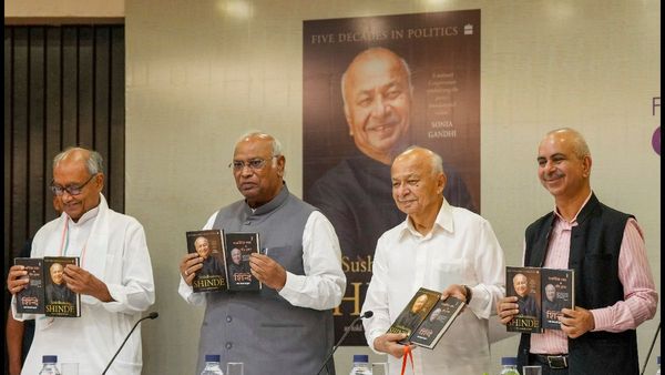 Digvijaya Singh Criticises Pakistan Defence Minister for Comments on Article 370