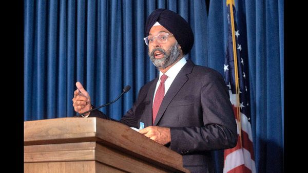 Relative of Jordan's King Among Four Charged in Insider Trading Plot