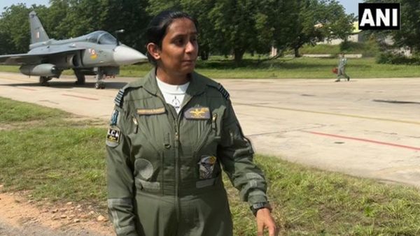 Squadron Leader Mohana Singh Becomes India's First Female Tejas Pilot