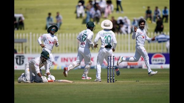 Insurgents Release Pakistani Military Officer and Three Others