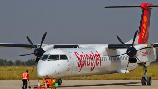 SpiceJet Cancels Flight 5 Minutes Before Boarding, Angry Passengers Stage Protest At Delhi Airport