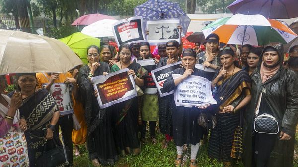 Bombay HC Demands Rigorous Probe In Badlapur Assault Case: Advocates ‘Bete Ko Padhao, Beti Ko Bachao'