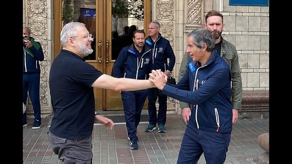 Ukraine War Veterans with Prosthetics Highlight Resilience at Fashion Week