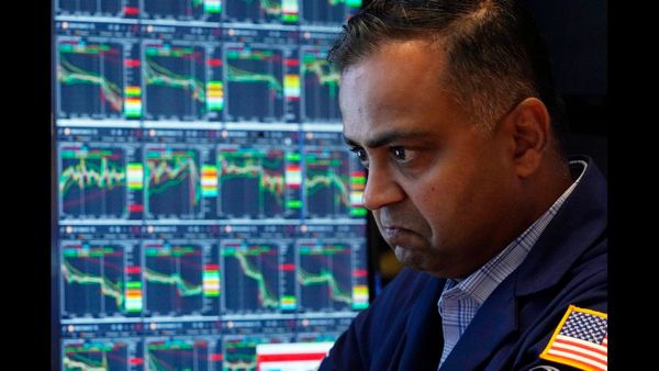 Wall Street Falls Sharply, Closing Its Worst Week in Nearly 18 Months