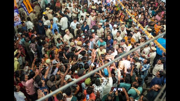 Delhi's Transport Department to Issue E-Challans via WhatsApp for Commercial Vehicle Owners